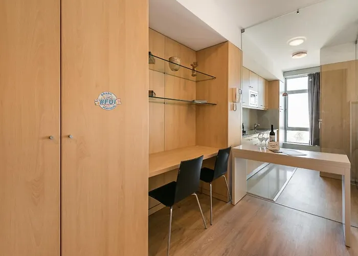 Dragon Stadium W Balcony By Lovelystay Apartament