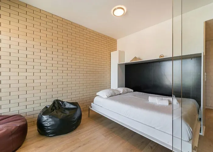 Dragon Stadium W Balcony By Lovelystay Apartament *