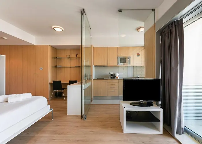 Apartament Dragon Stadium W Balcony By Lovelystay *