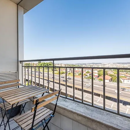 Daire Dragon Stadium W Balcony By Lovelystay *