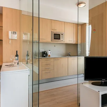 Dragon Stadium W Balcony By Lovelystay *