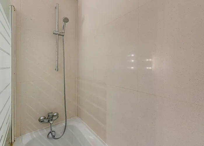 Dragon Stadium W Balcony By Lovelystay 波尔图